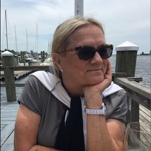 Meet your Posher, Elaine